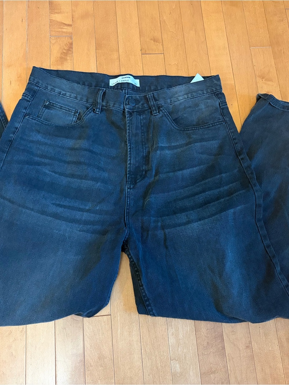 Loose Fit Men's Size 36 Denim Jeans with Zip Fly Closure in Faded Black